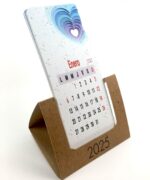 calendario artesanal creativo en papel reciclado 2025