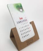 calendario artesanal creativo en papel reciclado 2025