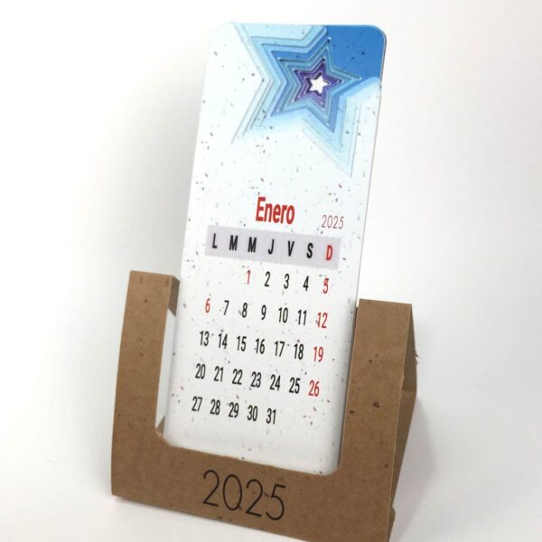 calendario artesanal creativo en papel reciclado 2025